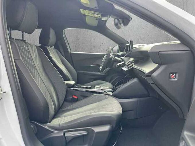 Peugeot 2008 Allure // ACC/Kamera 360°/LED/SHZ