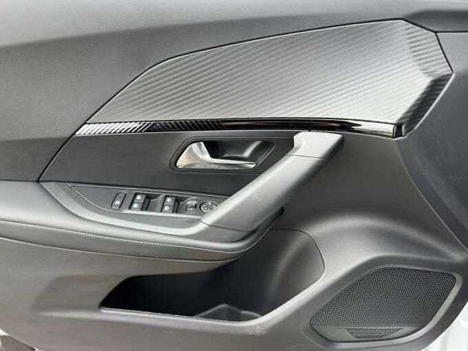 Peugeot 2008 Allure // ACC/Kamera 360°/LED/SHZ