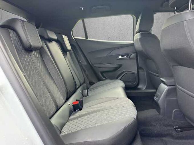 Peugeot 2008 Allure // ACC/Kamera 360°/LED/SHZ