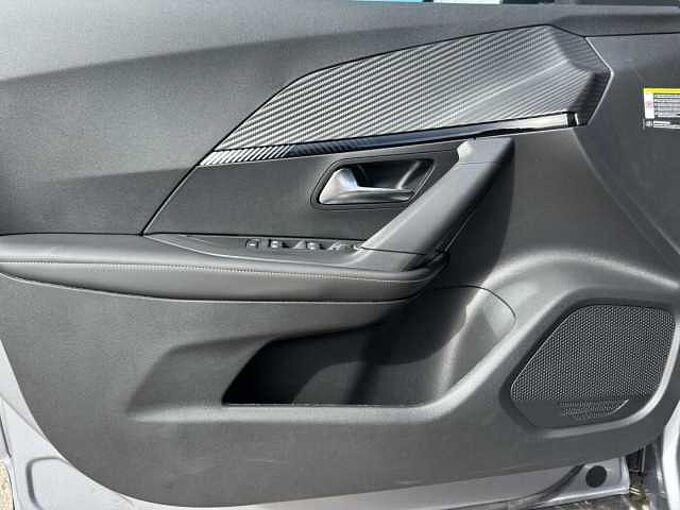 Peugeot 2008 Allure // ACC/Kamera 360°/LED/SHZ