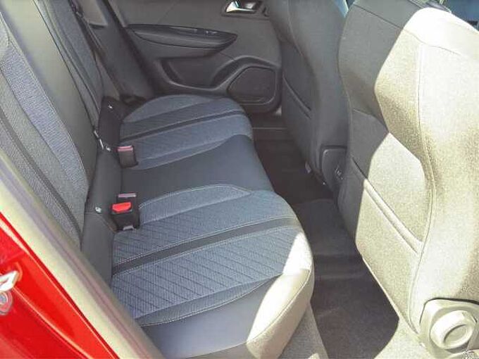 Peugeot 2008 Allure // ACC/Kamera 360°/LED/SHZ