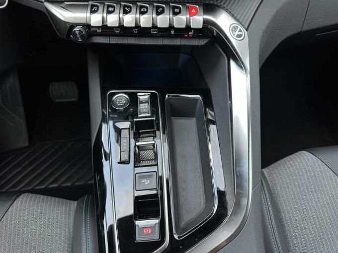 Peugeot 3008 Allure Pack Teilleder/Navi/Kamera