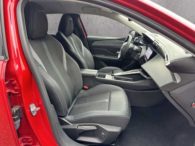 Peugeot 308 SW Allure Pure Tech Keyless Go/ Kamera/Teilleder