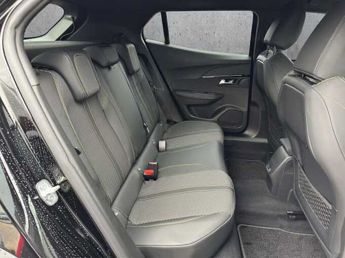 Peugeot 2008 GT Teilleder/Navi/Alu/PDC vo + hi