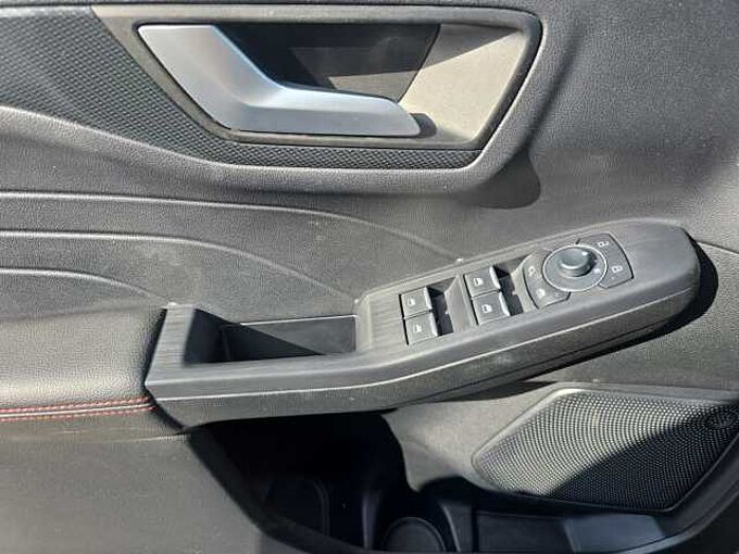 Ford Kuga 2.0 ST Line // Rückfahrkamera/Navi