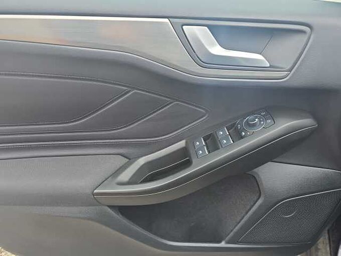 Ford Focus Titanium Navigationssysztem/Rückfahrkamera